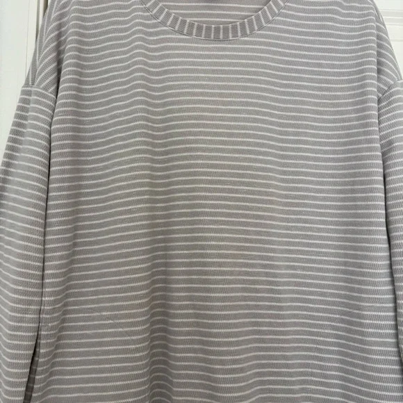 J.Jill Women’s Gray and White Striped Long Sleeve Top - Picture 3 of 6